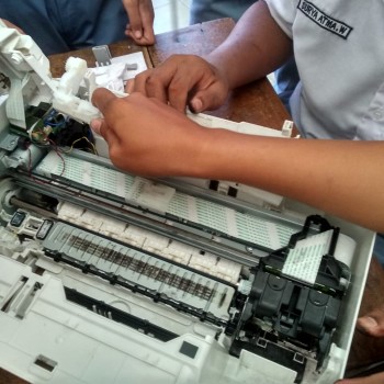 PERTAMA KALI SISWA X TKJ PRAKTEK